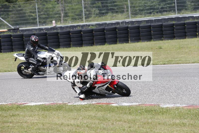 /27 12.06.2025 Ducati Schweiz Trackday Warmup  ADR/blau-bleu/25